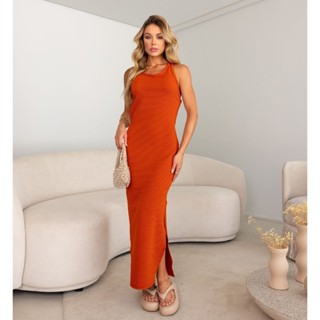 Vestido Midi Justo Anarruga Canelado com Fenda e Detalhe em Metal Costas Vazadas Tamanho Único Festa Balada