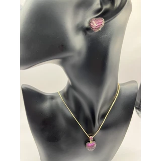 Conjunto semijóia Colar Brinco Coração Cravejado Rosa Escuro