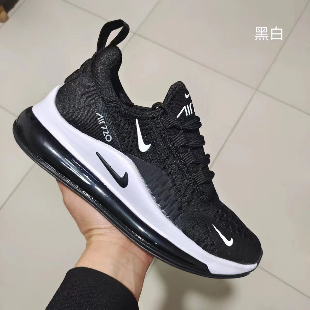 Nike 720 preto e 2024 branco