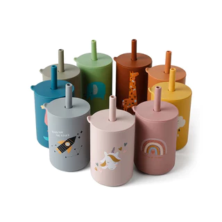 Copinho de treinamento - 150 ml Silicone com canudo
