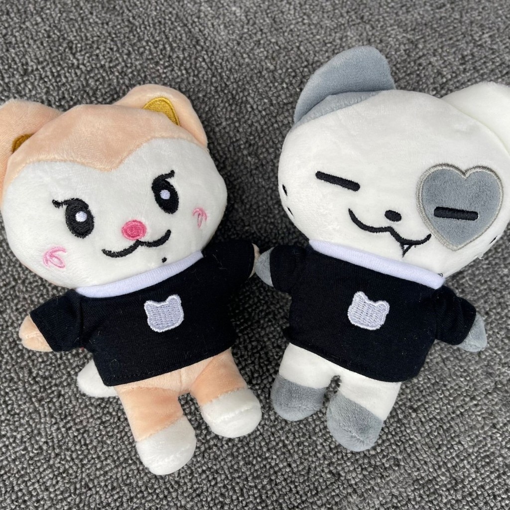 13cm Kpop Idol ITZY Boneca De Pelúcia Roupas Pretas Twinzy 13cm Kpop Idol ITZY Boneca De Pelúcia Roupas Pretas Twinzy