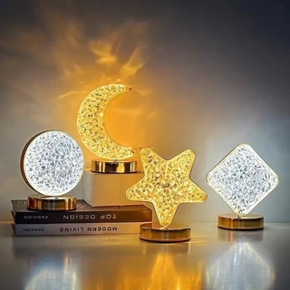 Candeeiro de mesa luxuoso de cristal acrílico para quarto com 3 cortinas LED