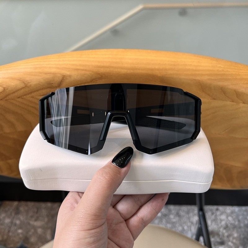 Imagem do produto Óculos de ciclismo unissex com proteção UV400 | Óculos de sol oversized, leves e à prova de vento para uso ao ar livre 1