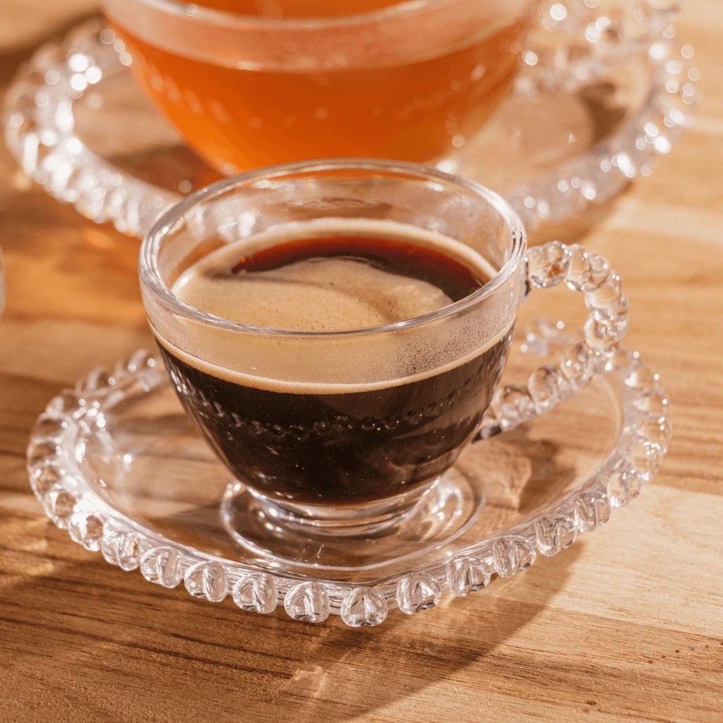 Xícara Pequena 80ml de Chá Café com Píres de Coração em Cristal Lyor