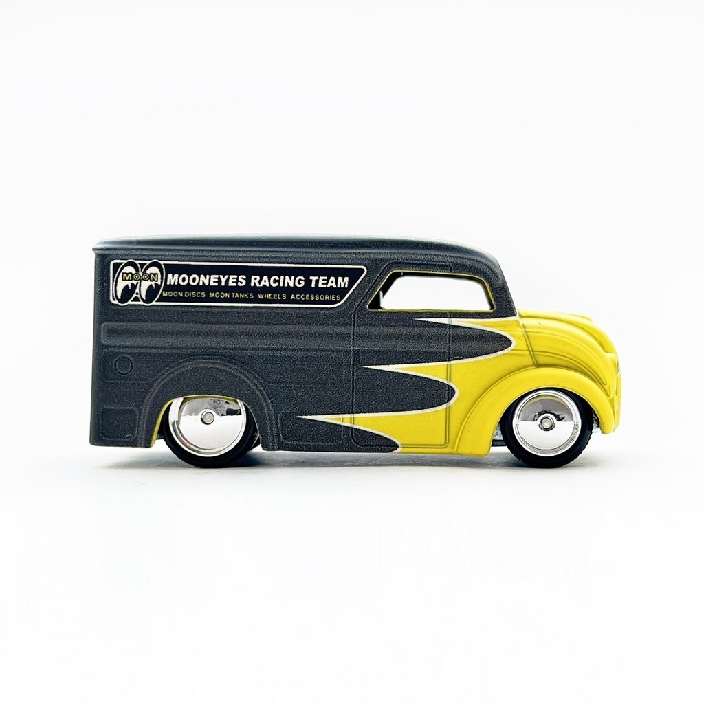 Dairy Delivery Real Riders Hot Wheels Premium 1:64 Moon