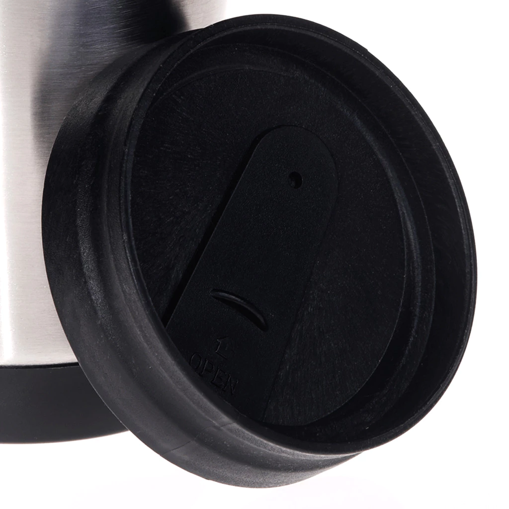 Kit de 6 canecas térmicas organizadas na mesa