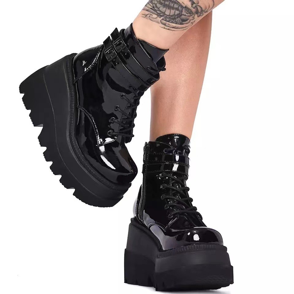 Demonia Botas de sola grossa Novas botas góticas de couro brilhante com calcanhar Botas femininas American Martin