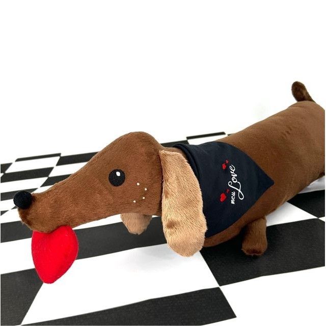 Almofada Pelúcia Cachorro Salsicha Dachshund Marrom ou Preto Salchi com Bandana Meu LOVE Namorados