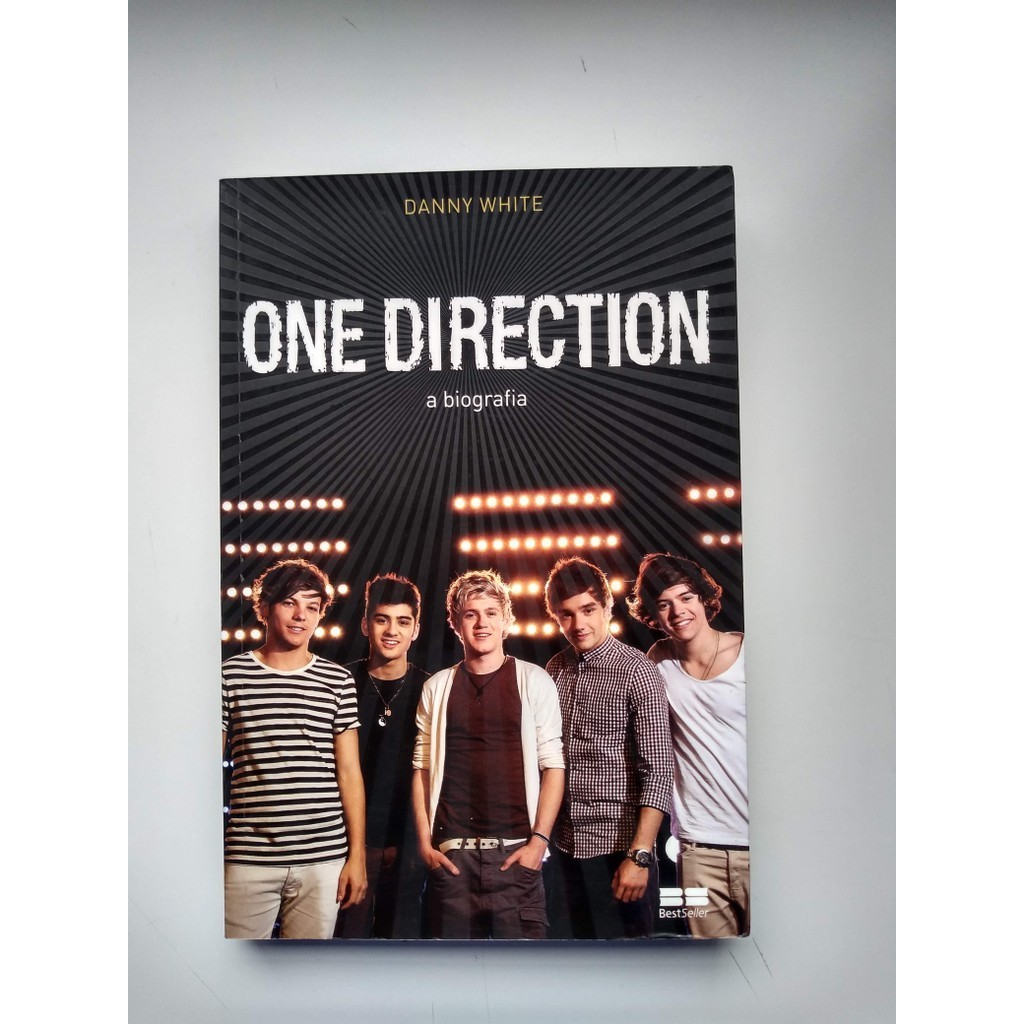 Livro One Direction A Biografia O929 | Shopee Brasil