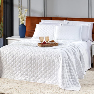 Kit Cobre Leito Colcha CASAL PADRÃO 03 Peças Eternity Bamboo Branco Dupla Face com Fronhas - Tecido Percal 400 Fios Fibra de Bambu Fresco Toque Macio Termorregulador Liso Matelado em Linha Jogo Conjunto Cama Luxo Sofisticado Lua de Mel Casamento Noiva