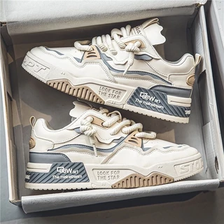Sentimento de design sapatos masculinos plus size verão 2024 jovem nova tendência respirável, tênis casuais de fundo plano