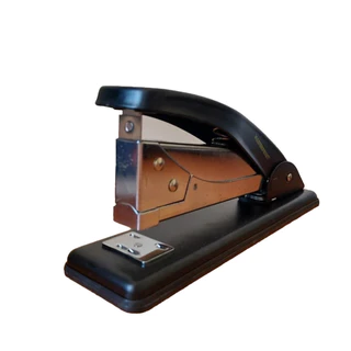 Grampeador Grande de Metal 19 cm Grampos 26/6 para até 25 Folhas MP400 Masterprint