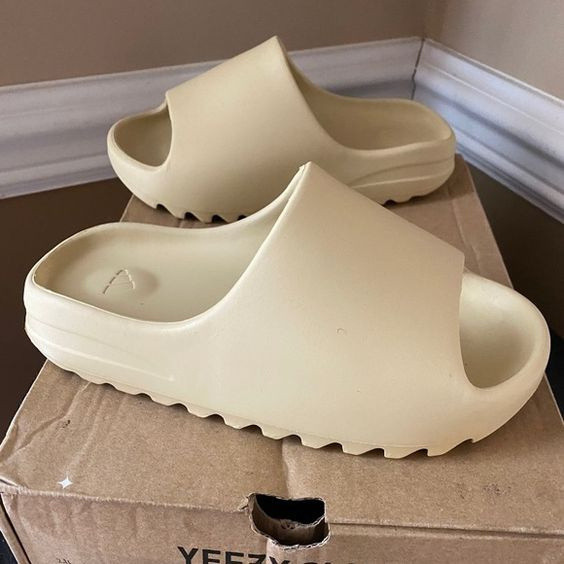 Chinelo Masculino e Feminino Slide Nuvem Yezziy Confortável Promoção