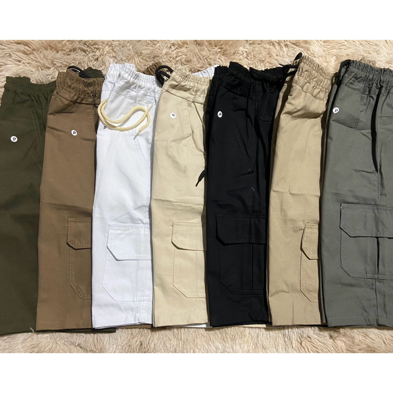 bermuda cargo com 6 bolsos cintura elástica,