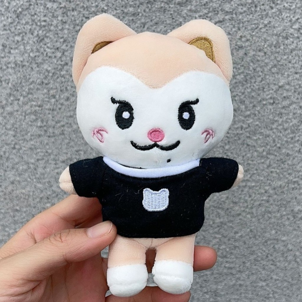 13cm Kpop Idol ITZY Boneca De Pelúcia Roupas Pretas Twinzy 13cm Kpop Idol ITZY Boneca De Pelúcia Roupas Pretas Twinzy