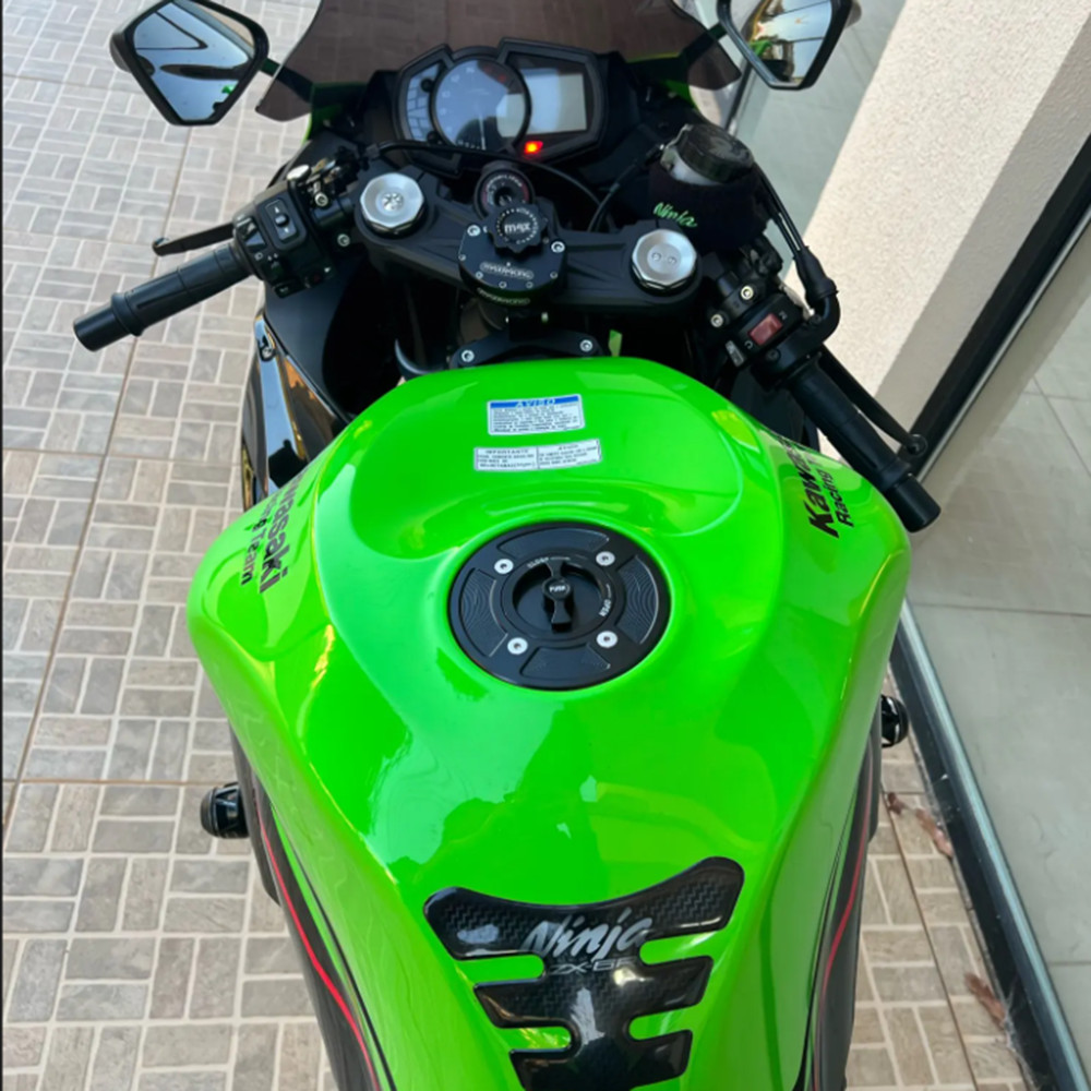 Tampa Do Tanque De Combustível CNC Para Kawasaki Z650 Z900 Z400