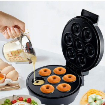 Mini Máquina de Fazer Donuts Rosquinhas Confeitaria Culinária / Voltagem 110 volts 7 furos