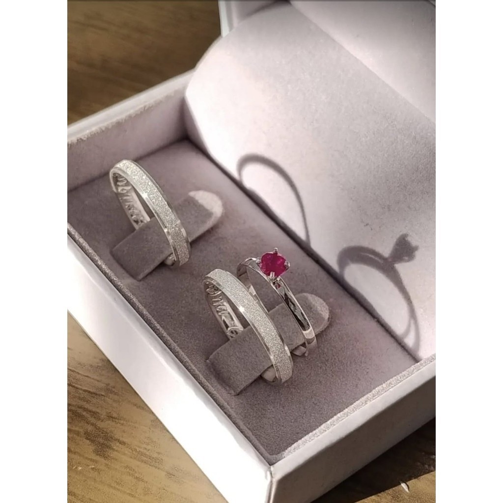 Par de alianças Dubai 4mm Diamantada Banhado Prata 925 + Solitário Colorido (COD-71)