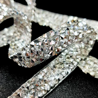 Fita de Strass Termocolante 10mm Prata em Resina