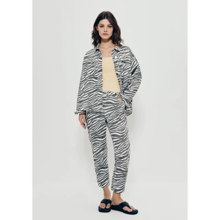 Calça Feminina De Sarja Reta Animal Print Hering + Livia em Oferta na Shopee