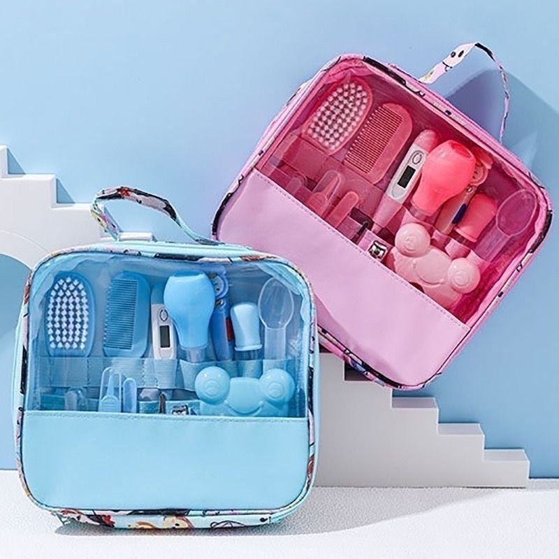 Bolsa Com Kit Para Cuidados De Higiene E Saúde Do Seu Bebê Com 13 Peças Contém Termômetro Escova Cortador E Outros Produtos