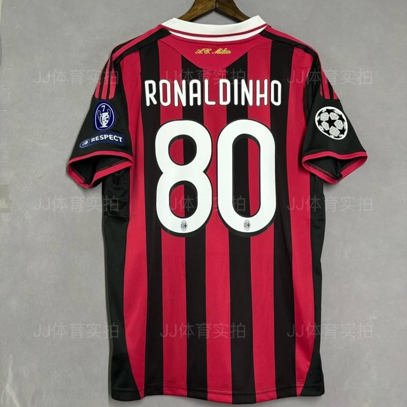 80#Ronaldinho 2009-2010 AC Milan Home Football Jersey Manga Curta Retro Jersey