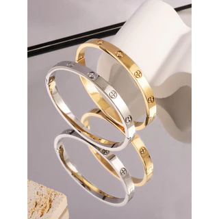 1 Peça De design De Luxo Leve E Moderno , Pulseira Cruzada Simples Em Aço Inoxidável Estampada , Adequada Para Uso Diário No Trabalho , Não Desbota