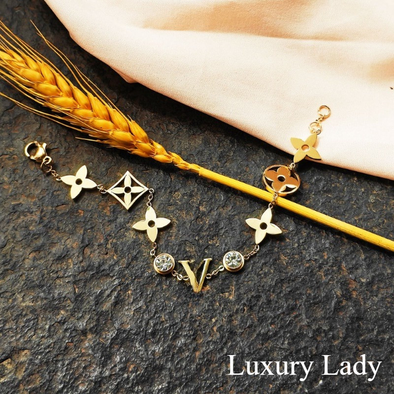 Exquisite Diamond-Studded Hollow Four-Leaf Clover Bracelet Fêmea Estética Temperamento Exquisito