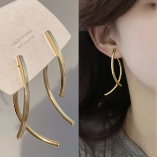 Brincos Longos Cruzados de Metal de Alta Qualidade Luxo Leve Acessórios de Orelha para Mulheres e Meninas
