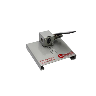 Furador Ovóide para Crachás Lassane Standard