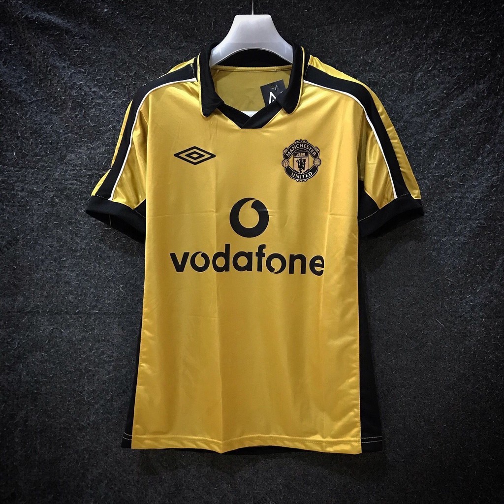 Camisa retrô manchester united /2001/02 dourada