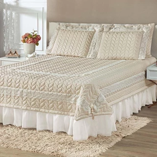 Kit Cobre Leito Colcha Romance Queen 5 Peças Micropercal 200 Fios Matelado Costurado Renda - Palha