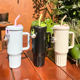 Copo Térmico Inox Portátil 1200ml Garrafa Térmica Inoxidável com Tampa e Canudo Inox sem Logo