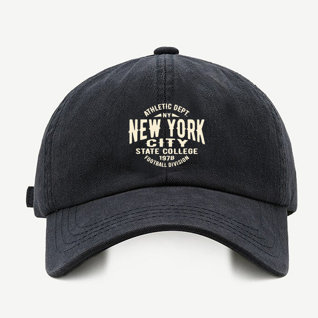 Bone baseball masculino preto NY City CollegeCom regualgem cores bege e branco