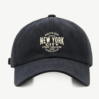 Bone baseball masculino preto NY City CollegeCom regualgem cores bege e branco