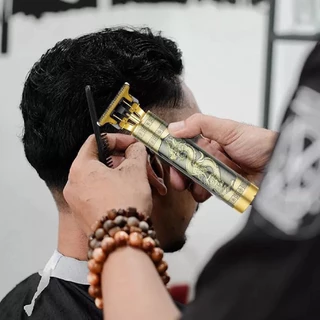 Máquina De Cortar Cabelo Barba Elétrica Profissional Recarregável USB Sem Fio Com 4 Pentes Modelo Aleatório