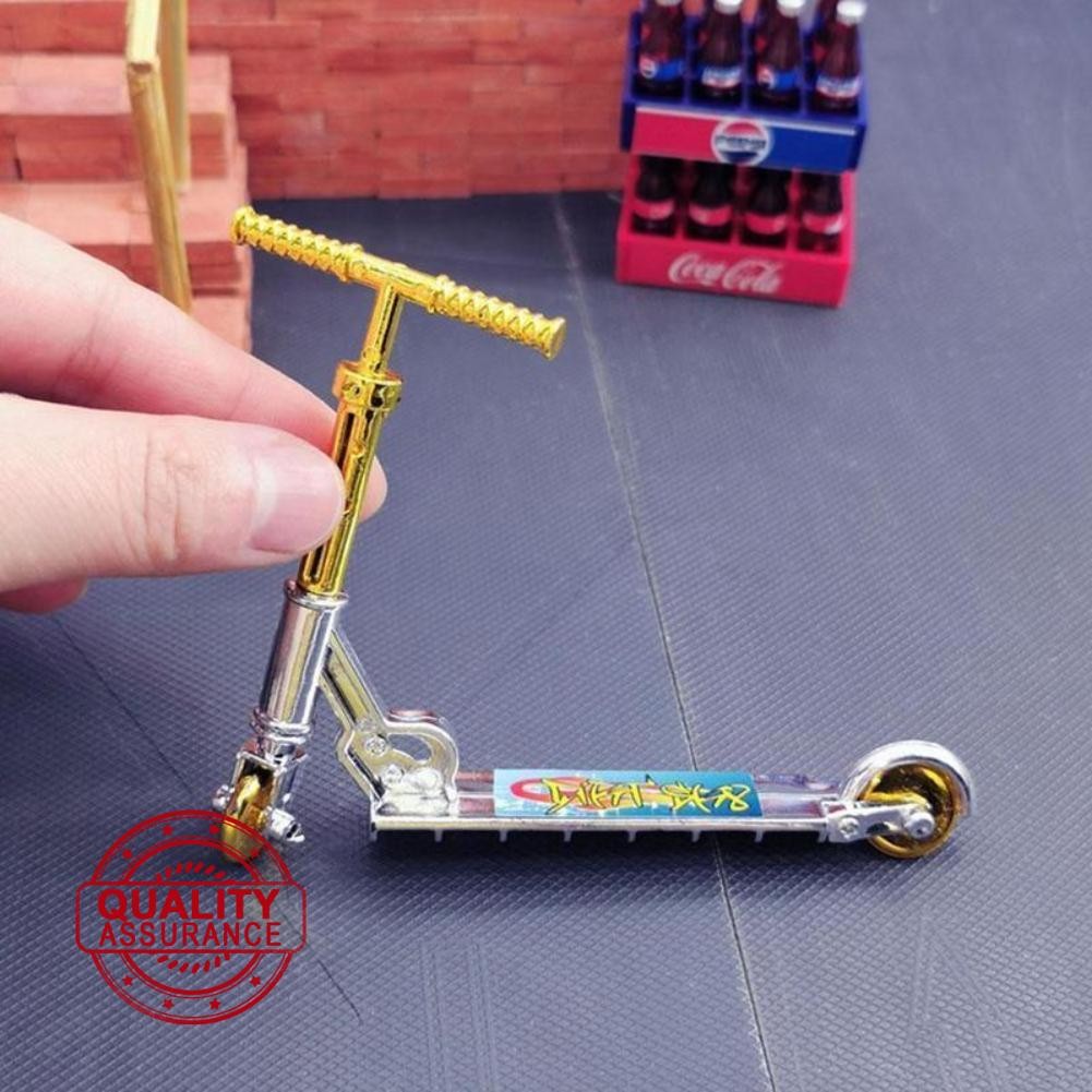 Juguetes Finger Scooter Para Niños 4 Mini Patinetes De Dedos Para Niños - Juguetes De Metal Sólido | Colores Brillantes | Regalo Ideal Scooters De Dedo Metal