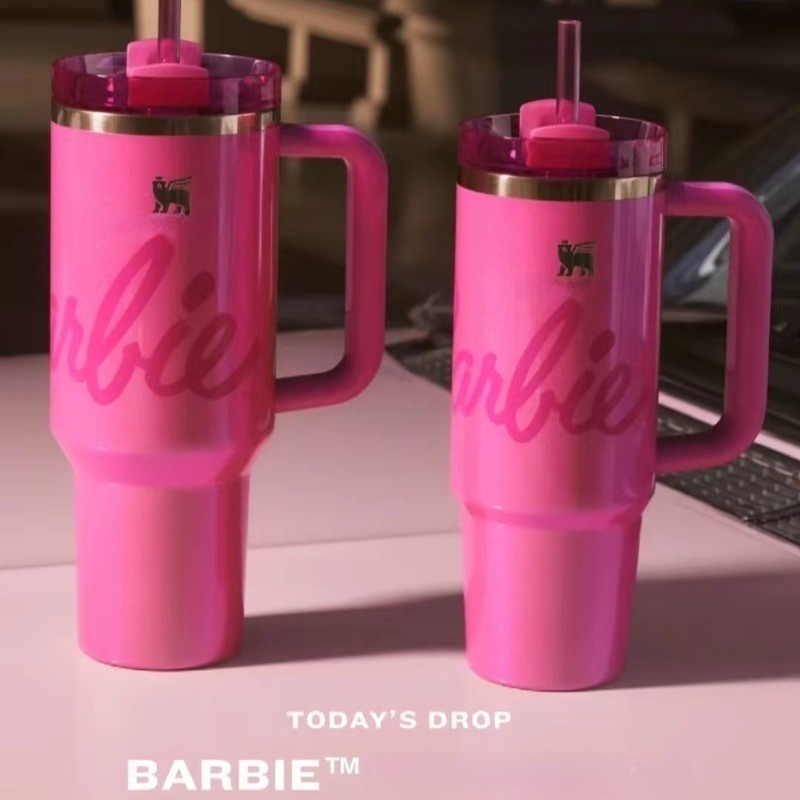 Copo Isolado Stanleу X Barbie Adventure Quencher H2.0 Flowstate 40 Onças