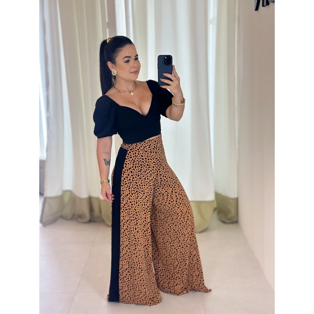 Calça Pantalona Em Malha Onça
