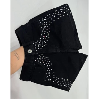Short Jeans Preto Com Detalhes Em Pedrarias De Strass