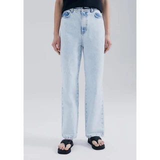 Calça Jeans Feminina Reta Cintura Média