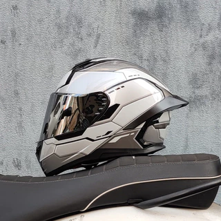 Capacete completo para homens e mulheres Certificação 3C Verão Bluetooth Personalidade Four Seasons Big Tailail Locomoti