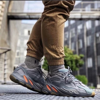 Yeezy Boost 700 "apenas TT 43te