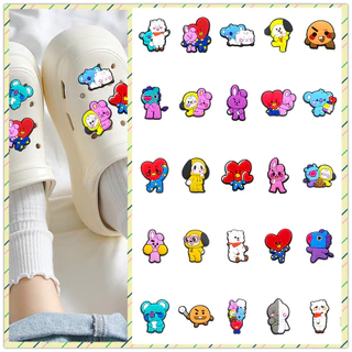 Desenho Animado Lindo Série BTS Jibz Shoe Charms for Crocs Tamancos E Sapatos De Jardim Bonitos Acessórios De Fivela De Sandália De Pino De PVC Decorativo Para Festa Feminina