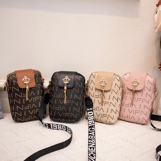 2023 Bolsas femininas da moda Bolsas femininas Fashion Casual Tassel Decorativas Carta Correia de ombro Impresso Diagonal Bolsa para telefone celular