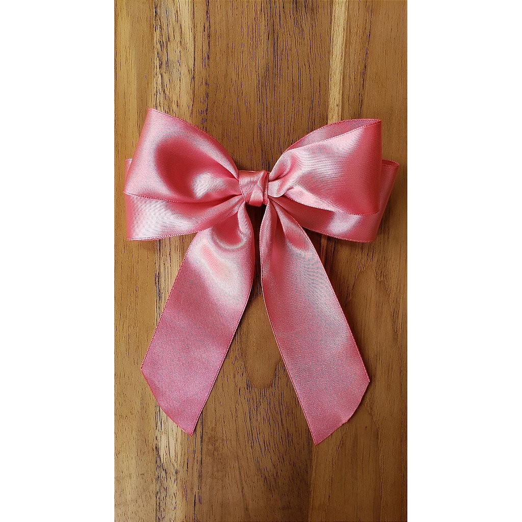 Laço Virginia Médio Rosa Claro Cetim Com Bico de Pato | Shopee Brasil