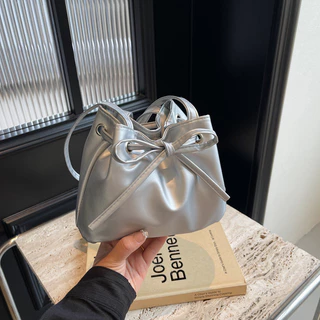Lovito Bolsa de balde com laço de corrente simples Sweet Ballet Bolsa de ombro pequena para mulheres LFA46562