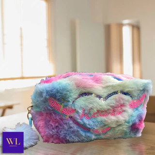 Necessaire de Pelúcia Com Design Bordado de Borboleta e Coração - Organizador Charmoso Com Pingente de Pom-Pom - WYL em Oferta na Shopee