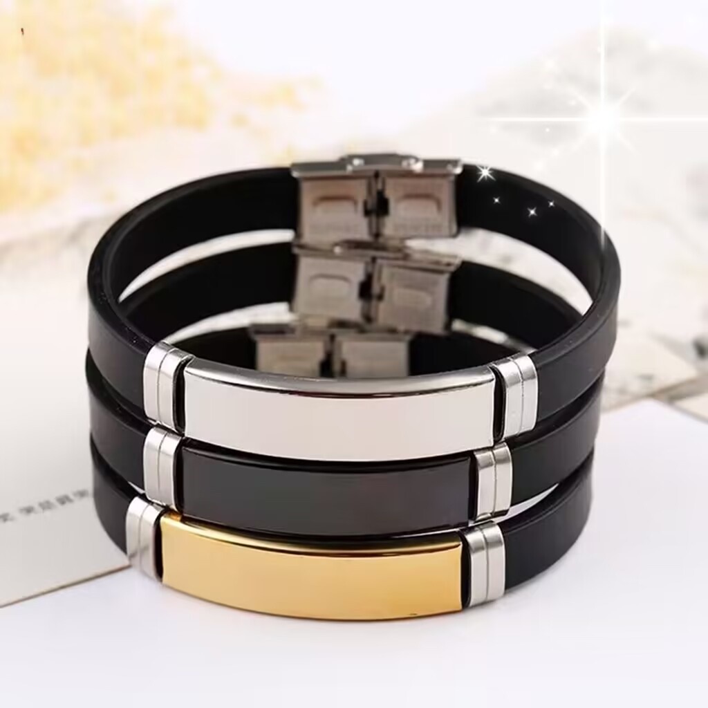 Pulseira masculina de aço inoxidável com etiquetas de silicone para identificação, disponível nas cores preta e dourada e com bracelete de placa de metal