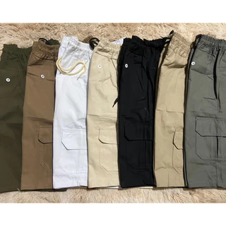 bermuda cargo com 6 bolsos cintura elástica,